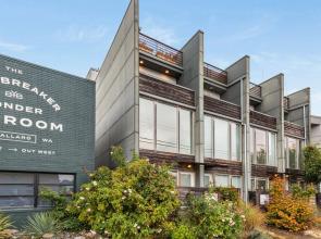 2BR 2BA The Ballard Modish, Seattle w/rooftop view, Seattle