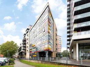 Stylish & Bright 3BR Apartment With Terrace