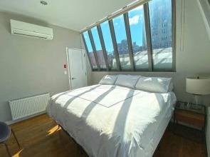 Beautiful 3 Bdrm 2 Bath Private Luxury Townhouse!