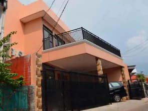 J4 Homestay