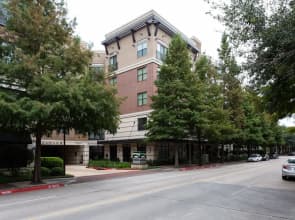 Locale Uptown at Galleria