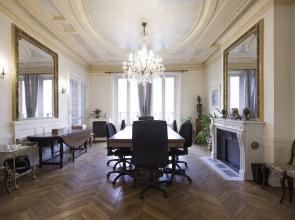 Veeve Champs Élysées Hideaway