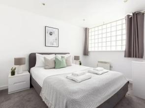 2 Bed Flat off Brick Lane