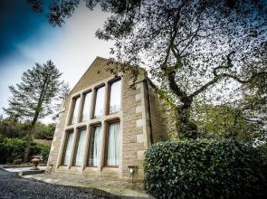 The Saddleworth Hotel