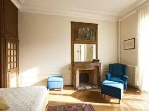 Guibert Halldis Apartment