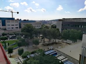 Amplio apartamento con terraza en zona muy tranquila