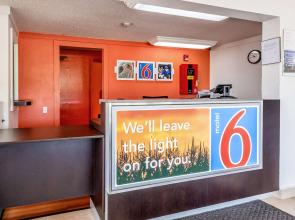 Motel 6 Mansfield, OH