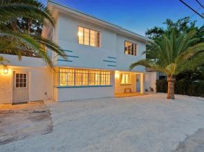 Hipster Upper Buenavista House