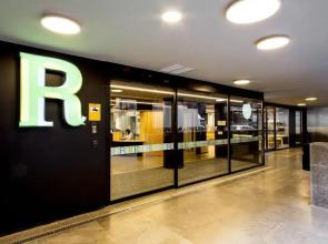 Residencia Universitaria Resa Claudio Coello - Campus Accomodation