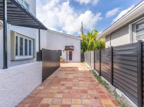 Stylish & Modern 4BD Home