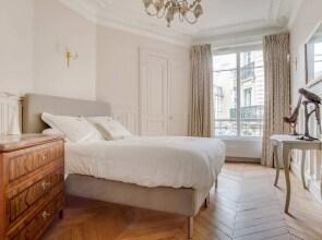 Superb Bright and Luxurious apt in Montogueil