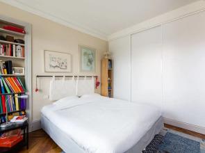 Overlooking the Seine on Ile de la Cite