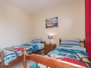 Monterey Lodge Unit 16, 27 Warne Terrace. Kings Beach
