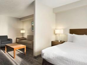 Days Inn and Suites Yorkton