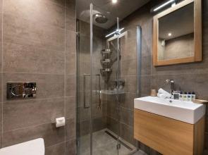 Yellowstone Lodge Chalet 1