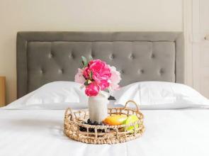 Chic and Refined Apartment