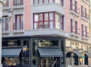 Luxury City Apartment