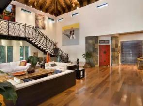 Stunning Balinese Style Villa