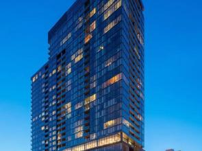 Level Chicago – Old Town