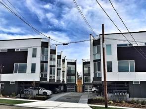 Hosteeva Modern Townhome w Rooftop