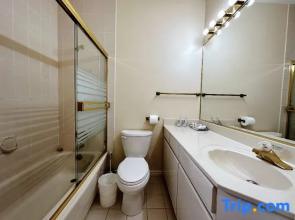 Super Cosy 8B6B in Vancouver heart near to airport