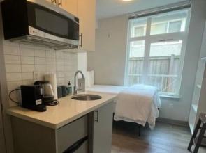 Salmonberry Studio in Wallingford