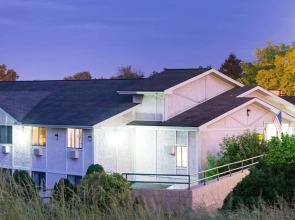 Super 8 Pittsburgh Airport/Coraopolis Area