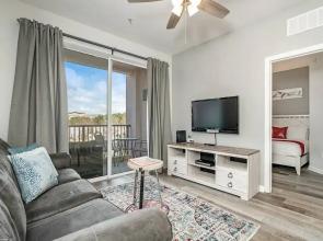 Roomy and Modern 3bd/2ba Home With Balcony #3vc201