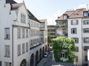 Paradeplatz Apartment by Airhome