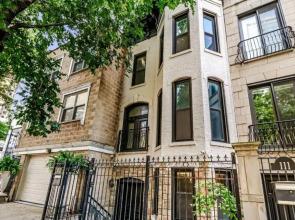 Luxurious classic Gold coast villa for 12 guests