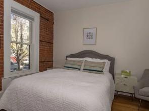 Deedee's Downtown Flats