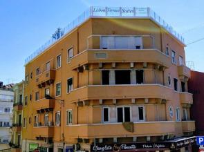 Lisbon Terrace Suites Apartment for Large Groups with Amazing Terrace