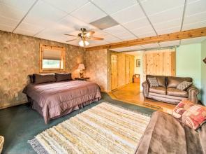 Rustic Keosauqua Gem: Fire Pit & Lake Sugema Views