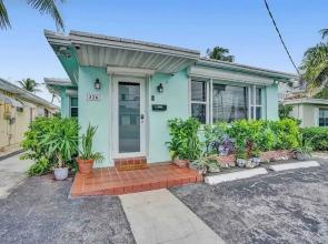 Palm Lined Oasis Walk To Beach Free Parking