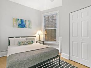 2BR Real Comfy Apt in Wrigleyville