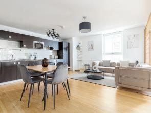 Spacious 2 Bed Apartment in Dalston