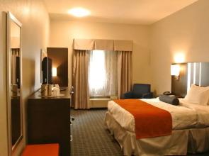 GuestHouse Inn & Suites Lexington