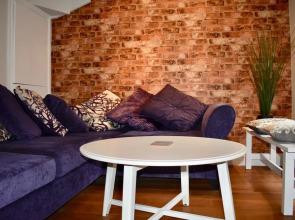 Modern 2 Bedroom Home Close to City Centre