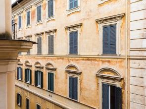 Pietra Square Residence