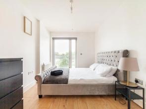 Immaculate 1-bed Apartment in London - Mydas Place