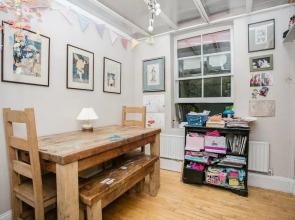 Spacious 3 Bedroom House in Clapton