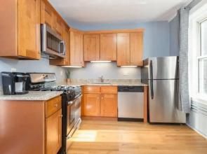 Charming 2BR in the Heart of Little Italy