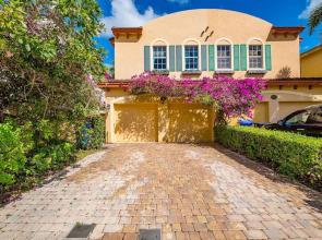 Las Olas Maison de Ville Near Fort Lauderdale Beach