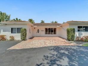 Just Listed! Newly Remodeled 3/2 Pool Home 3 Bedroom Home by Redawning