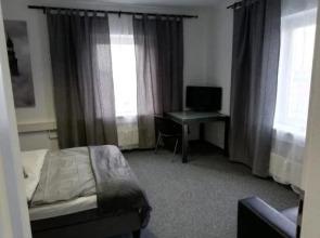 Leonardo Boardinghouse