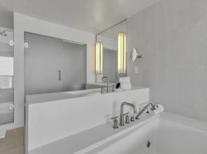 Stunning Oceanfront Condo W/ Extended Balcony 2 Bedroom Condo By Redawning