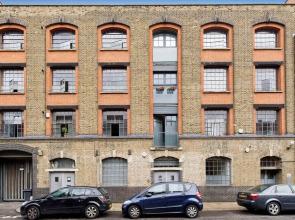 Unique & Vibrant 1-bed Loft With Roof Garden