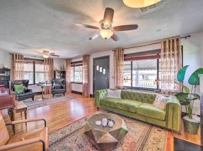 Amazing Musical Abode in Expo Square Neighborhood!