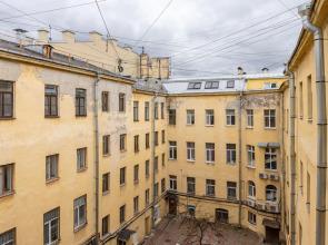 CITY Center, Parking,Apartment on Malaya Konyushennaya