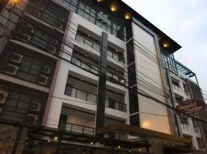 Serenotel Pattaya Beach Front